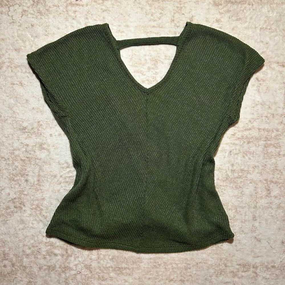Daytrip open back olive green ribbed knit blouse size small